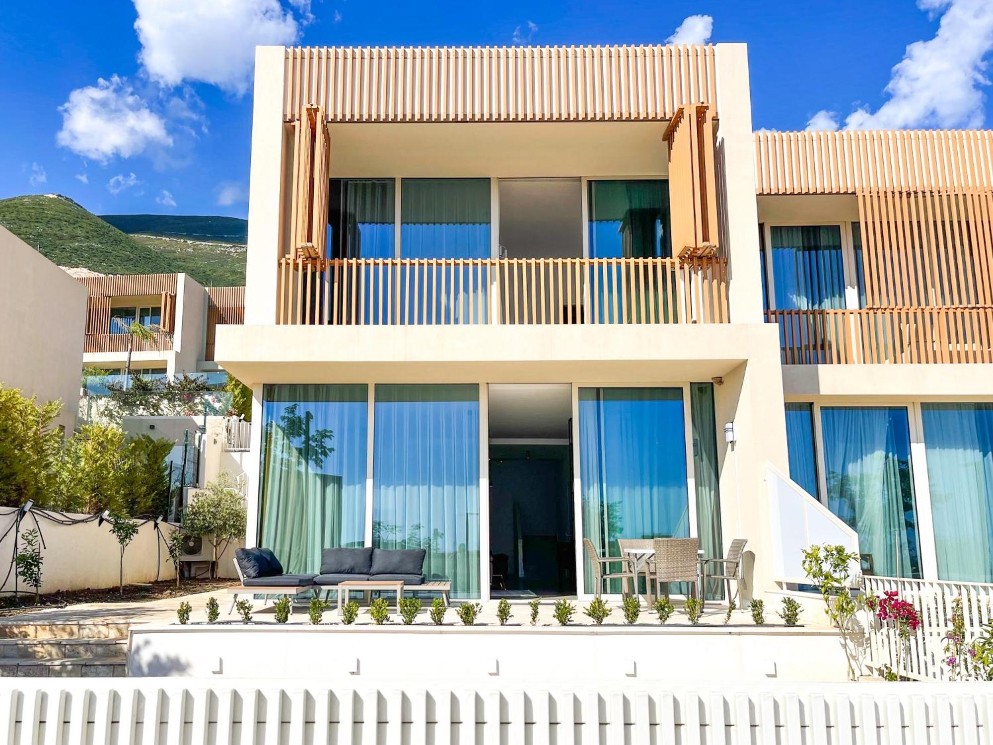 Villa Verde - Your Coastal Haven Retreat Himare Exteriör bild